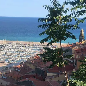 https://la-petite-barque.fr-provencehotel.com